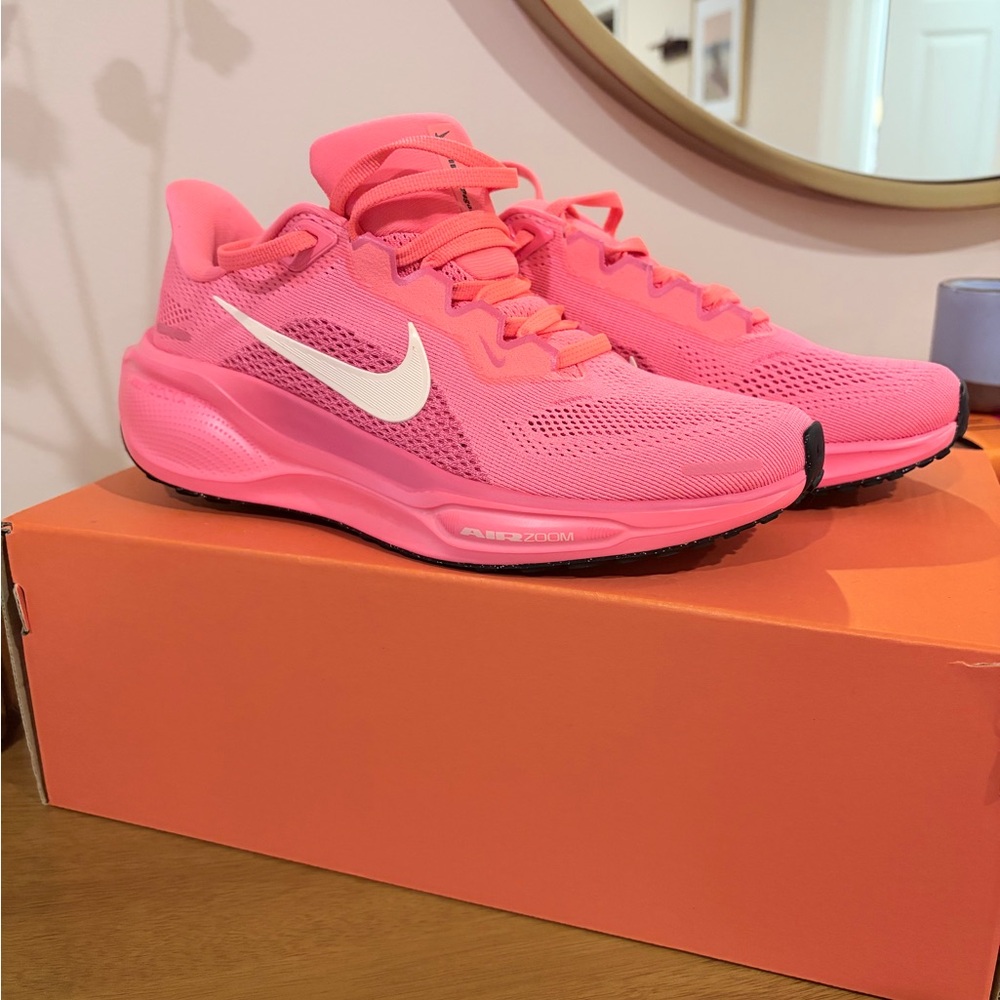 Nike Air Zoom Pegasus 41 Running Shoes in Hot Punch; New in Box; Size 6